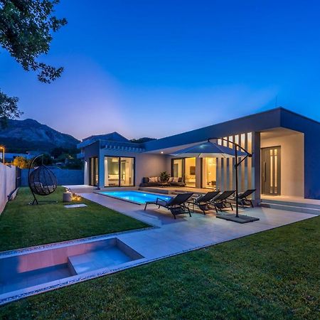 Villa Oasis - Your Luxury Home Away From Home Celopeci Eksteriør billede