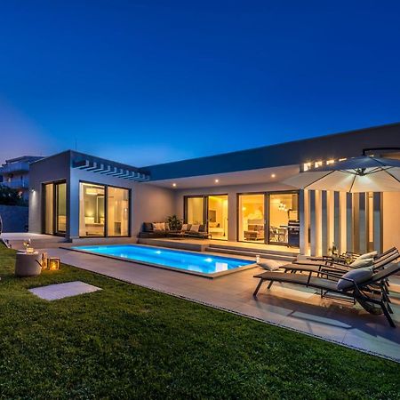 Villa Oasis - Your Luxury Home Away From Home Celopeci Eksteriør billede