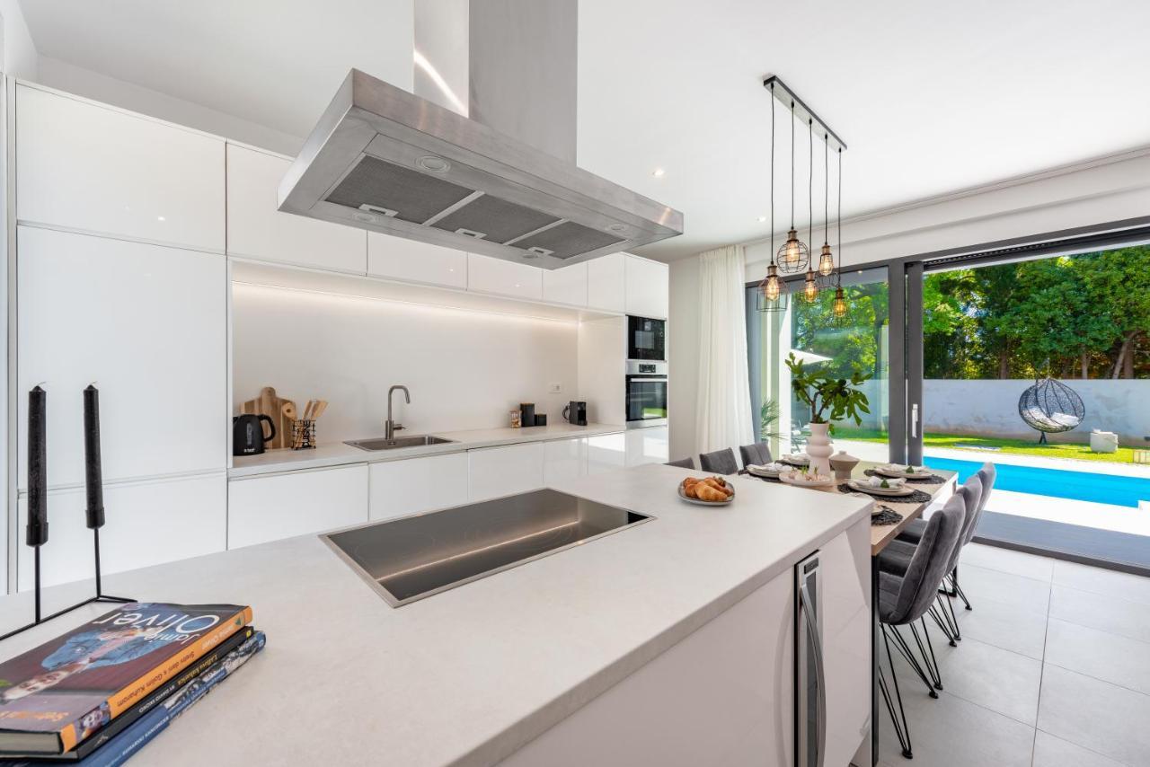 Villa Oasis - Your Luxury Home Away From Home Celopeci Eksteriør billede