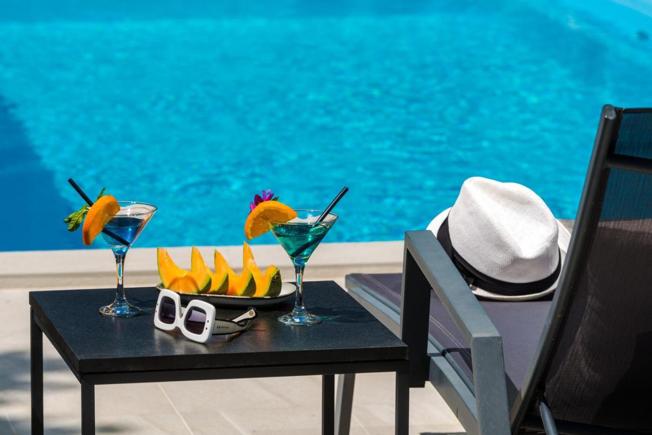 Villa Oasis - Your Luxury Home Away From Home Celopeci Eksteriør billede