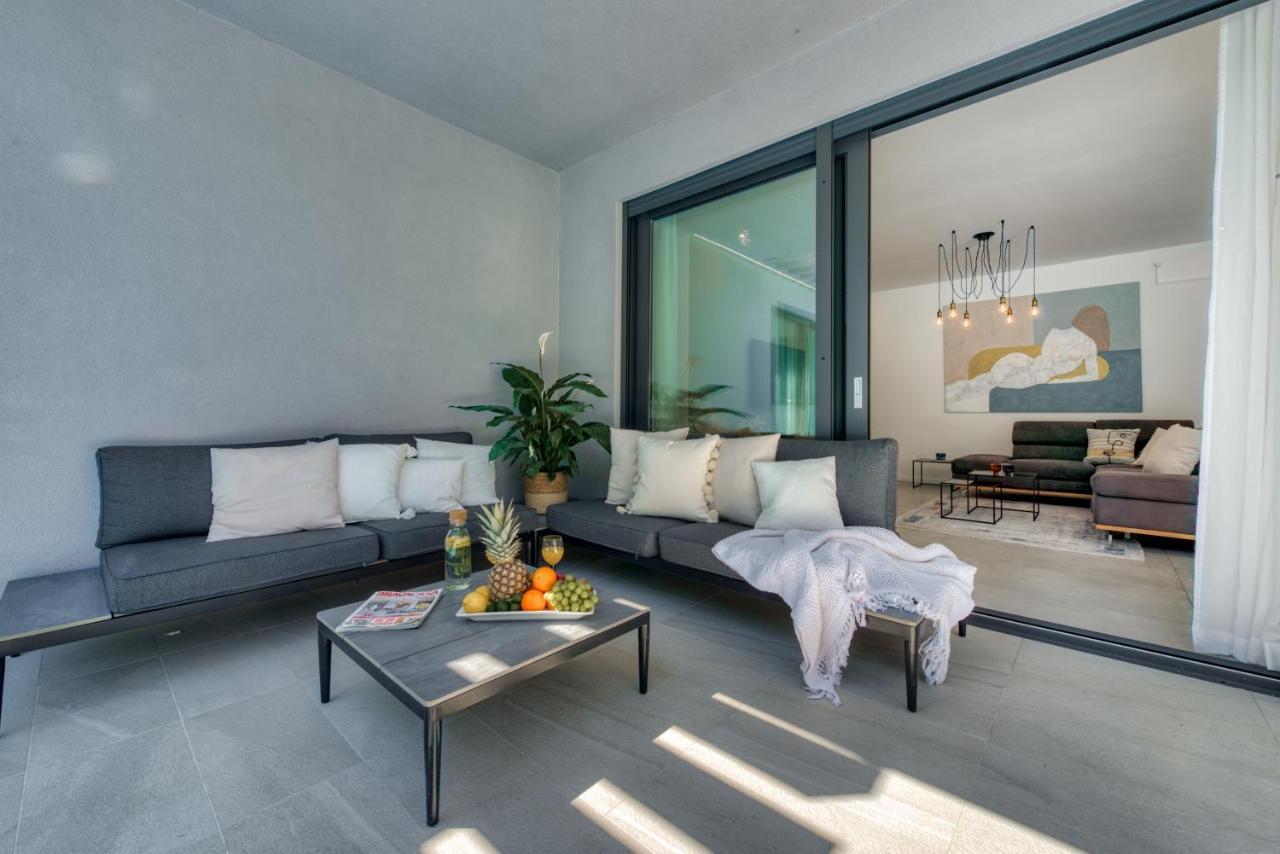 Villa Oasis - Your Luxury Home Away From Home Celopeci Eksteriør billede