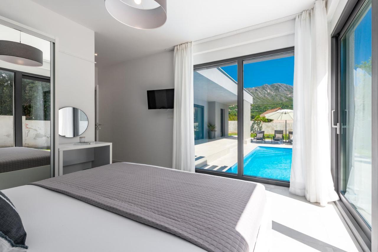 Villa Oasis - Your Luxury Home Away From Home Celopeci Eksteriør billede