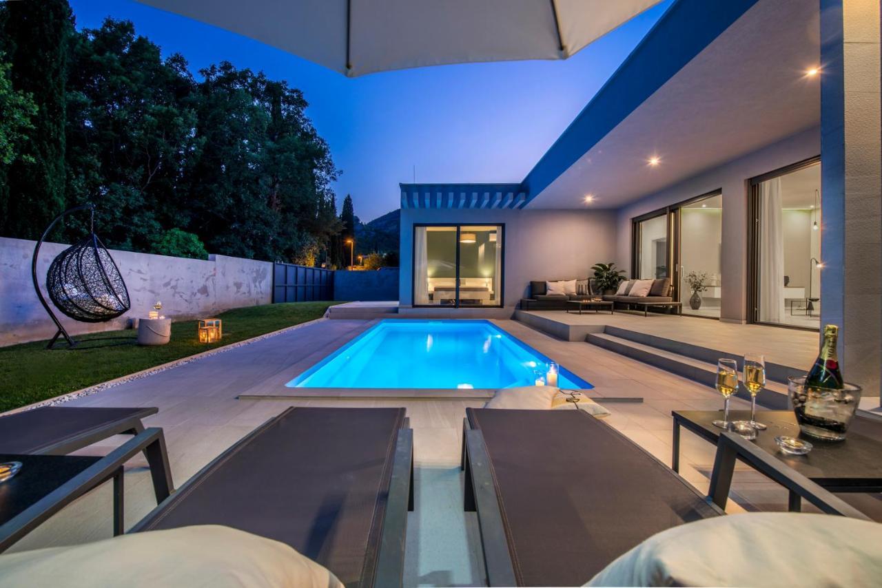 Villa Oasis - Your Luxury Home Away From Home Celopeci Eksteriør billede